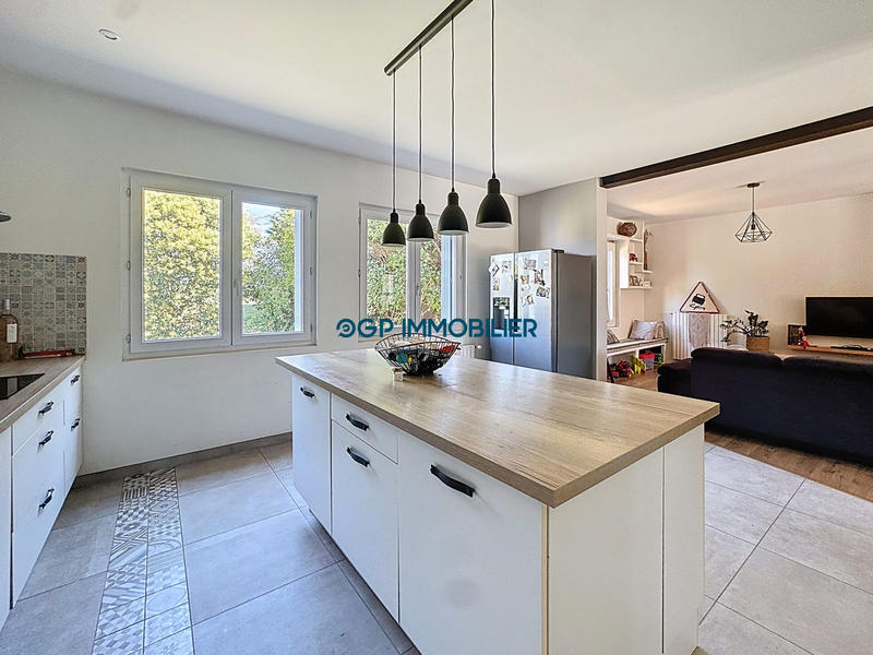 Maison - 200 m² - 4 pièces