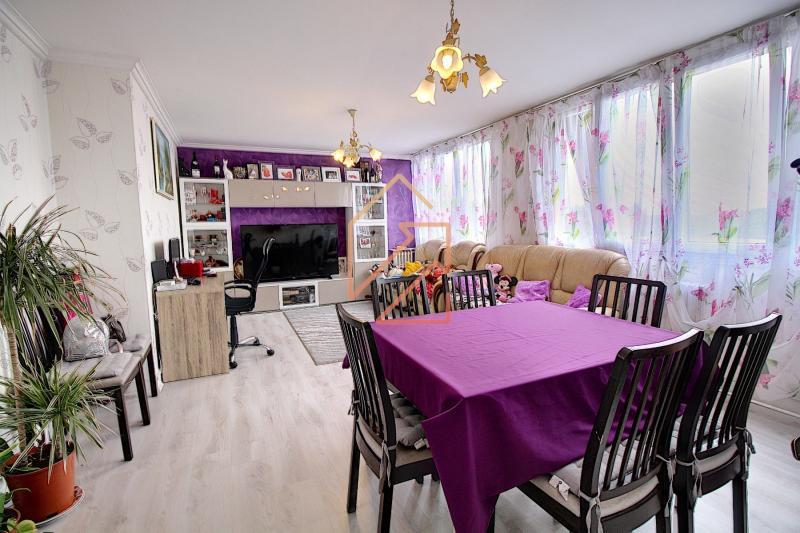 Studio - 82 m² - 4 pièces