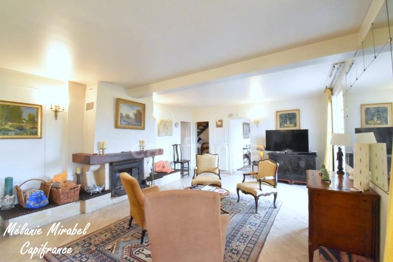 Maison - 186 m² - 10 pièces