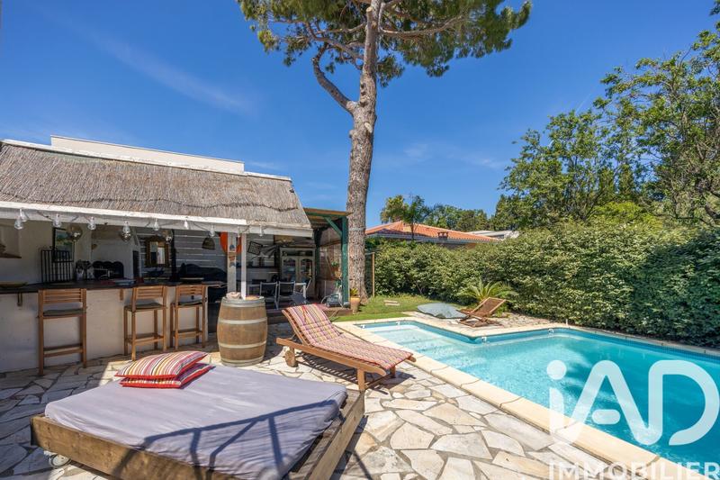 Maison - 202 m² - 5 pièces