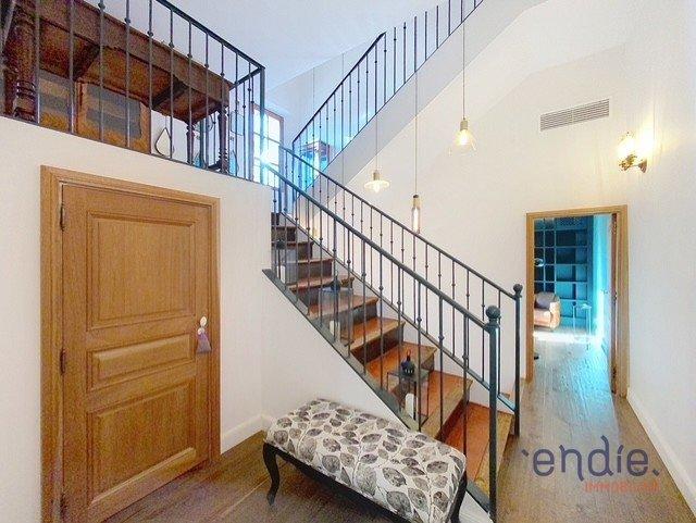 Maison - 258 m² - 7 pièces