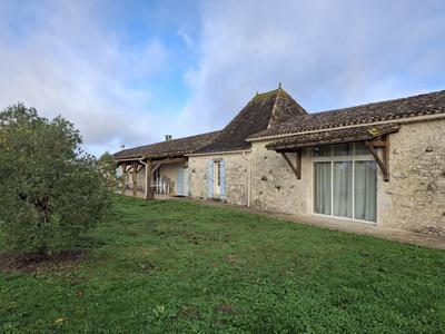 Maison ancienne - 347 m² - 15 pièces