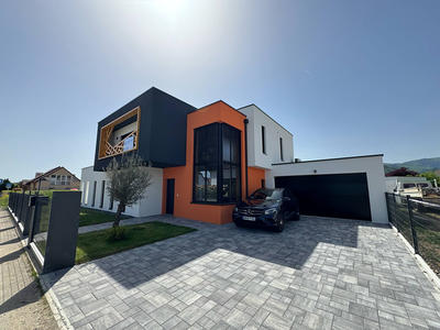 Maison - 170 m² - 6 pièces