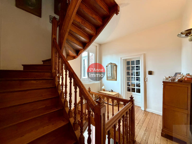 Maison - 260 m² - 10 pièces