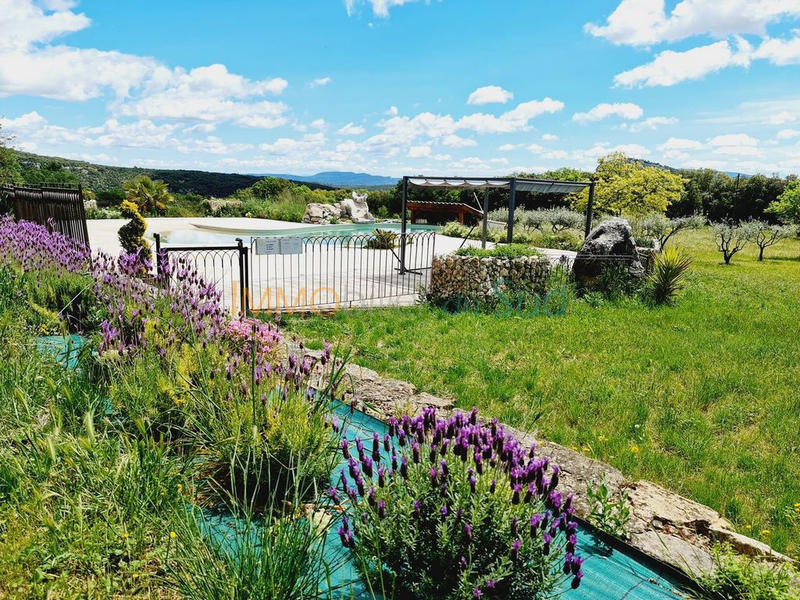 Mas - 280 m² - 13 pièces