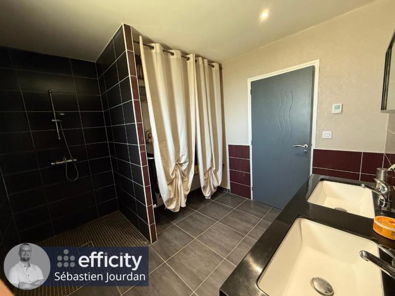 Maison - 138 m² - 6 pièces