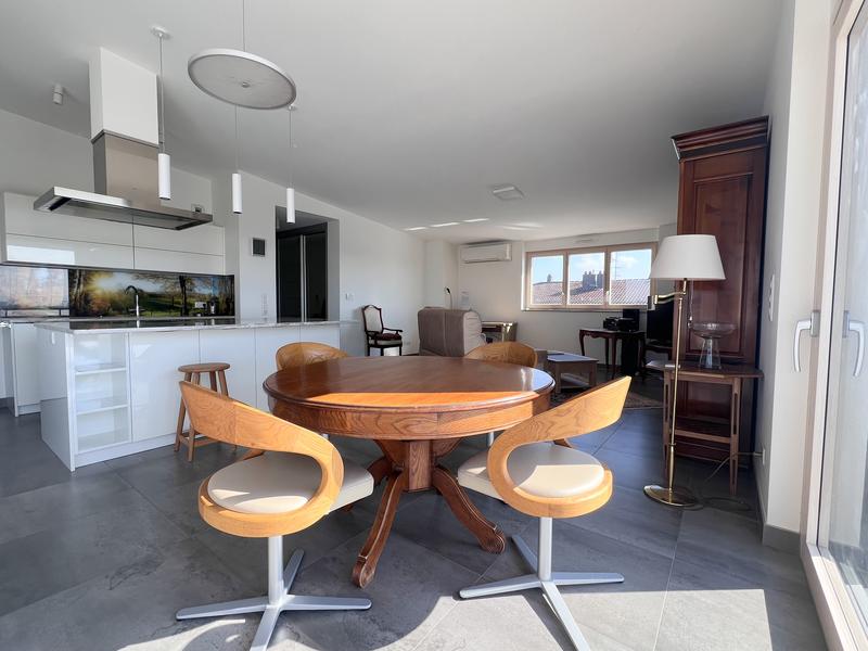 Appartement - 110 m² - 5 pièces