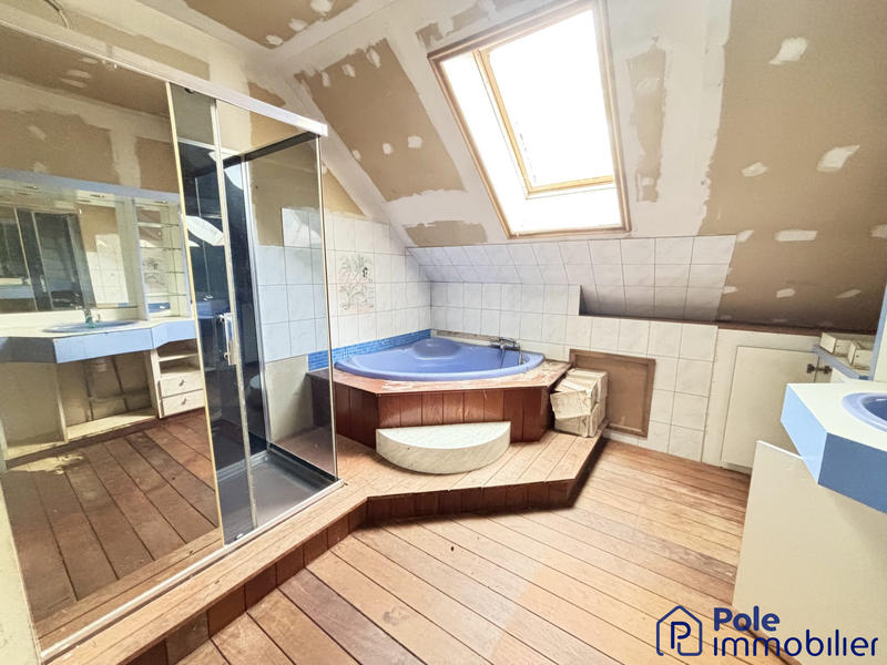 Maison ancienne - 300 m² - 10 pièces