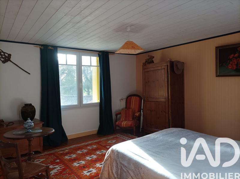 Maison - 220 m² - 8 pièces