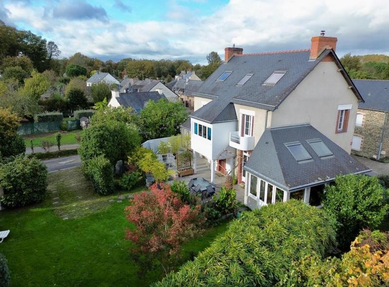 Maison - 153 m² - 8 pièces