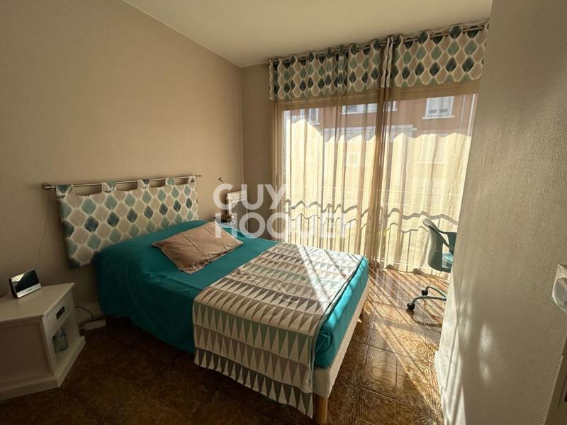 Maison - 222 m² - 8 pièces