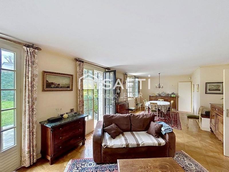 Maison - 179 m² - 8 pièces