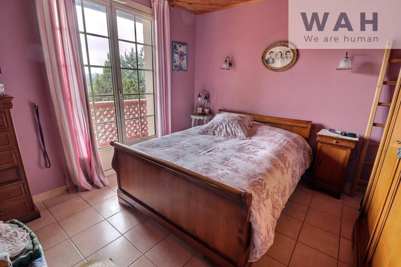 Maison - 135 m² - 6 pièces