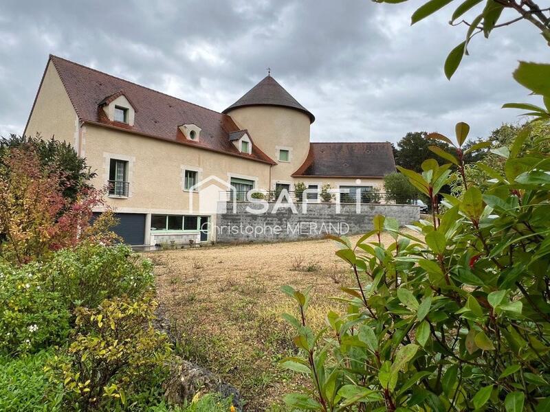 Maison - 328 m² - 10 pièces