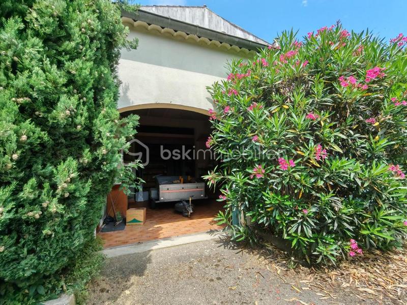 Maison traditionnelle - 205 m² - 10 pièces