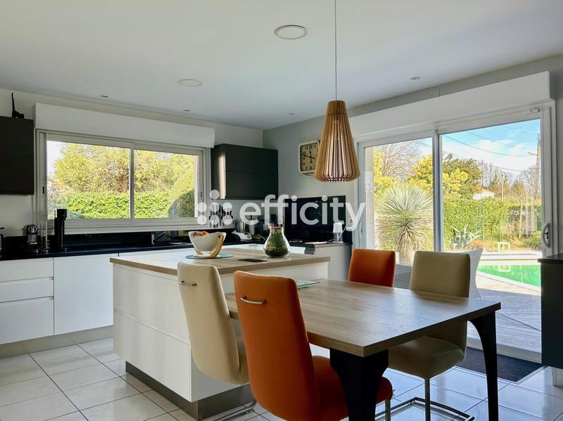 Maison - 185 m² - 7 pièces