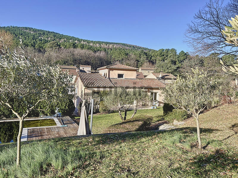 Villa - 196 m² - 7 pièces