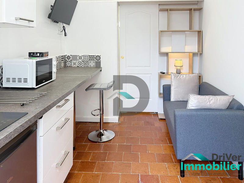 Studio - 11 m² - 1 pièce