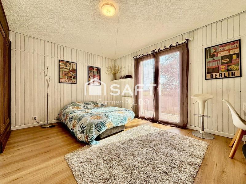 Maison - 260 m² - 7 pièces