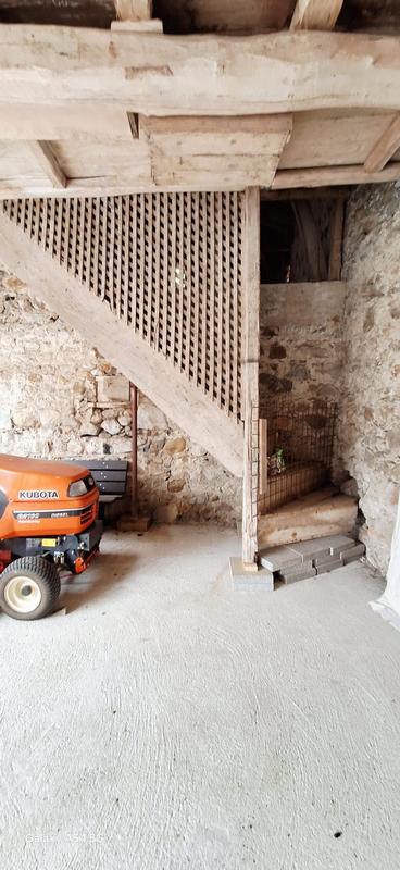 Maison - 300 m² - 11 pièces