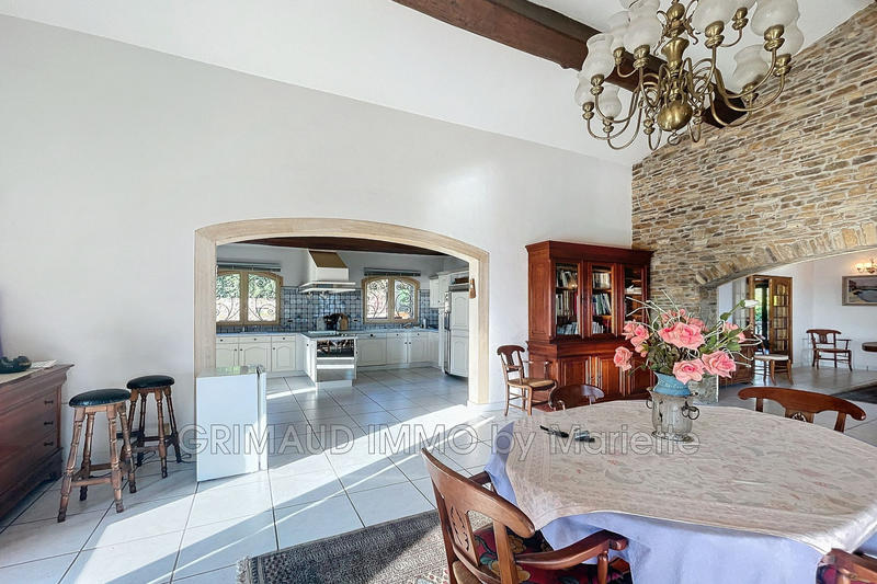 Maison - 498 m² - 10 pièces