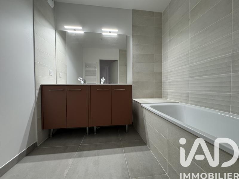 Appartement - 99 m² - 4 pièces