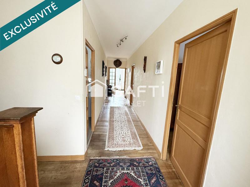 Maison - 235 m² - 7 pièces