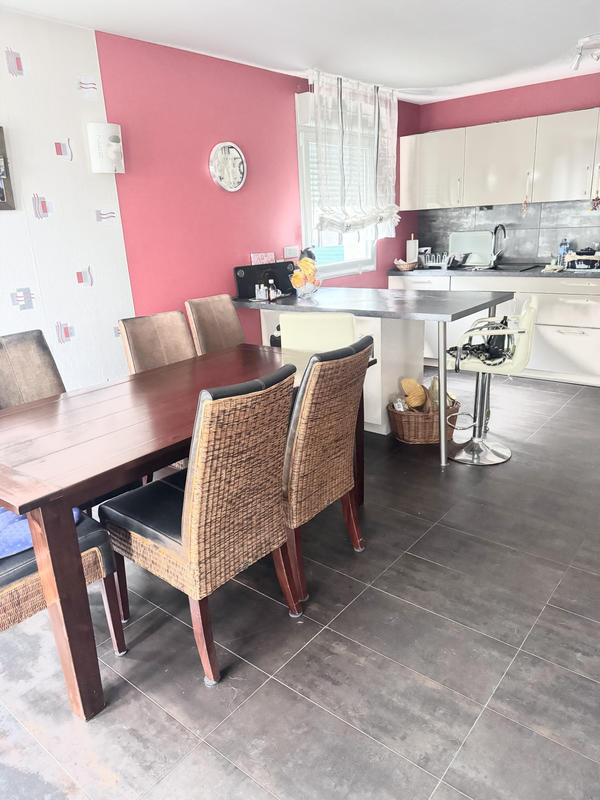 Maison - 90 m² - 5 pièces