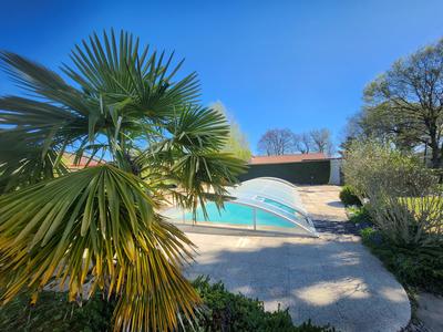 Maison - 175 m² - 9 pièces