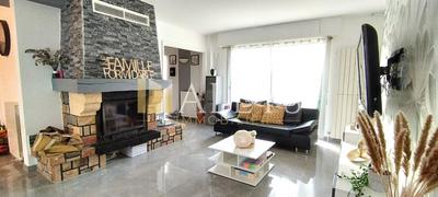 Maison - 165 m² - 8 pièces