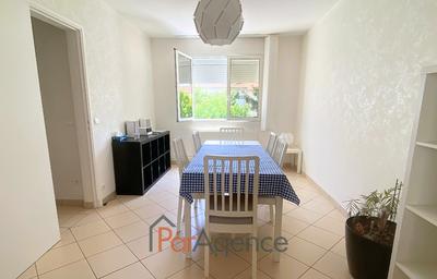 Maison - 98 m² - 4 pièces