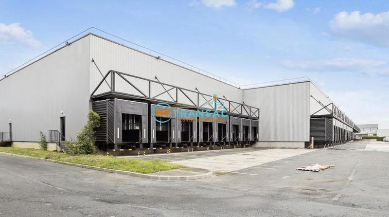 Local d'activité / Entrepôt - 6 704 m²