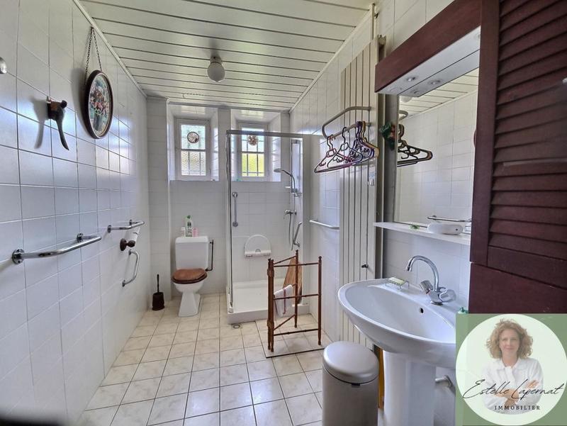 Maison - 322 m² - 13 pièces