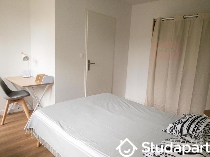 Chambre - 12 m² - 1 pièce