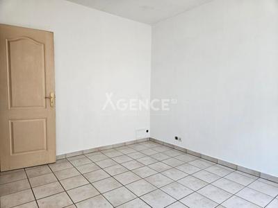Appartement - 64 m² - 2 pièces
