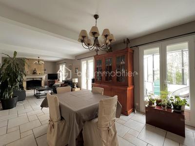 Maison - 145 m² - 7 pièces
