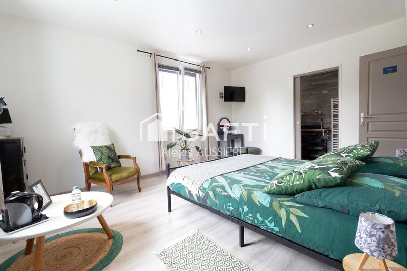 Maison - 384 m² - 12 pièces