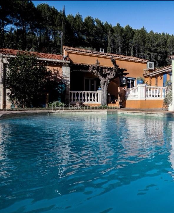 Villa - 195 m² - 8 pièces