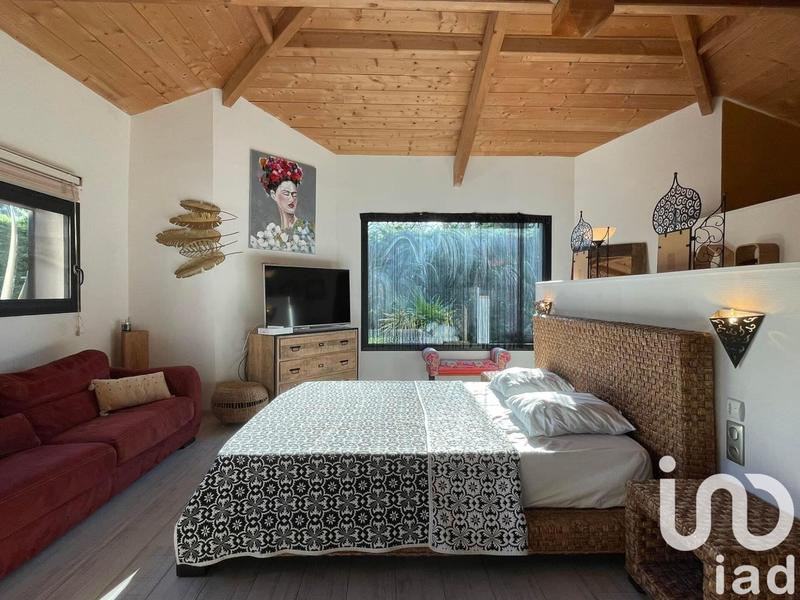 Maison - 400 m² - 12 pièces