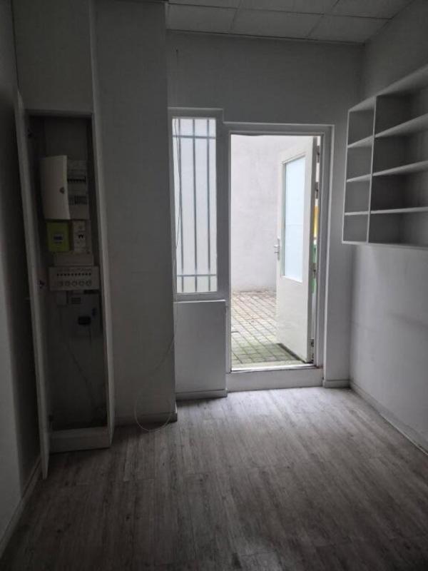 Local commercial - 56 m² - 3 pièces