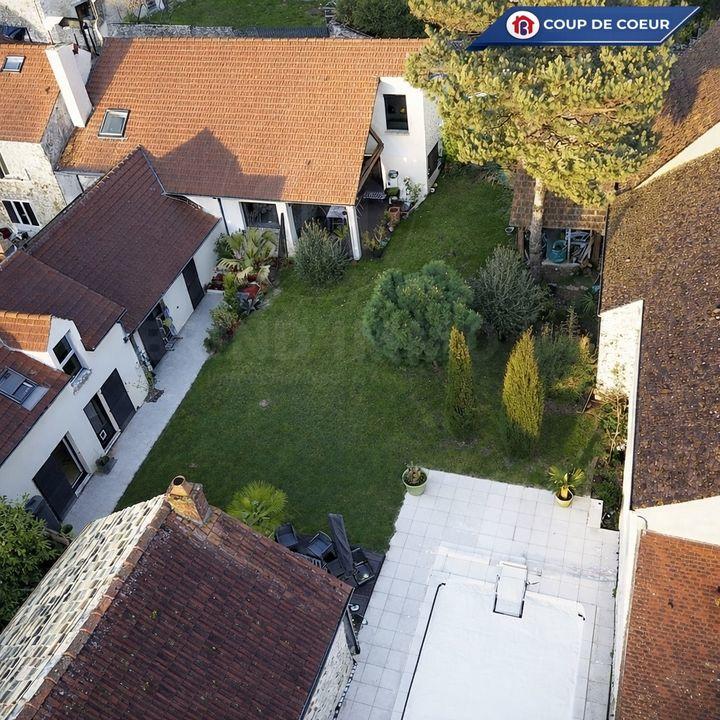 Villa - 270 m² - 8 pièces