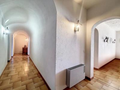 Propriété - 256 m² - 7 pièces