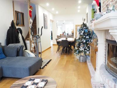 Maison - 121 m² - 5 pièces