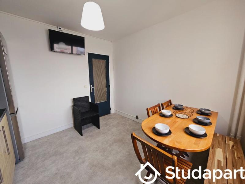 Chambre - 10 m² - 1 pièce