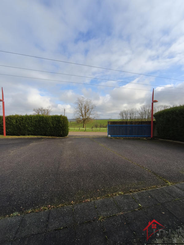 Local d'activités - 187 m²