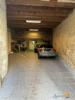 Parking / Garage - 75 m²