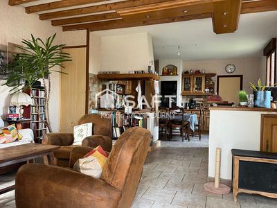 Maison - 239 m² - 10 pièces