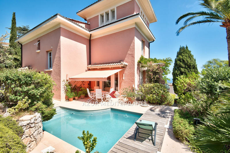 Villa - 240 m² - 6 pièces
