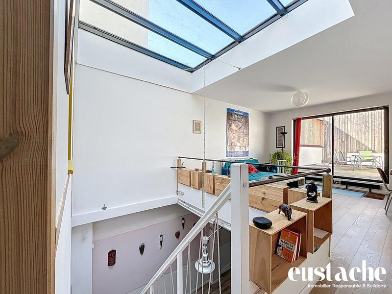 Loft - 80 m² - 3 pièces