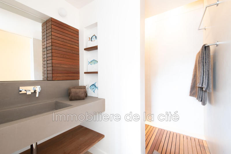 Maison - 210 m² - 7 pièces